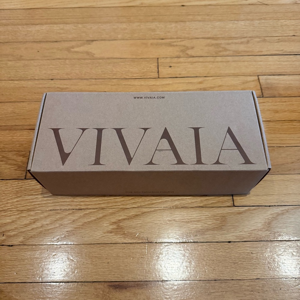Vivaia Pointed-Toe Ballet Flats (Aria 5°) almond and black - Picture 5 of 9